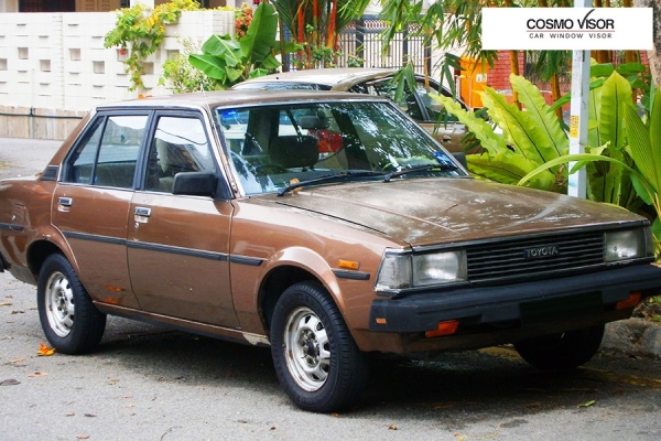 TOYOTA COROLLA KE70 GL 81Y-83Y (SMALL FLAT 2.6-3) = DOOR VISOR 