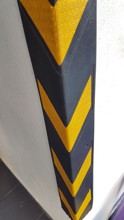 Rubber column guard