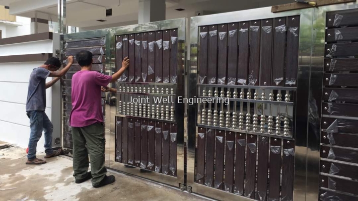 Steel Design Main Gate