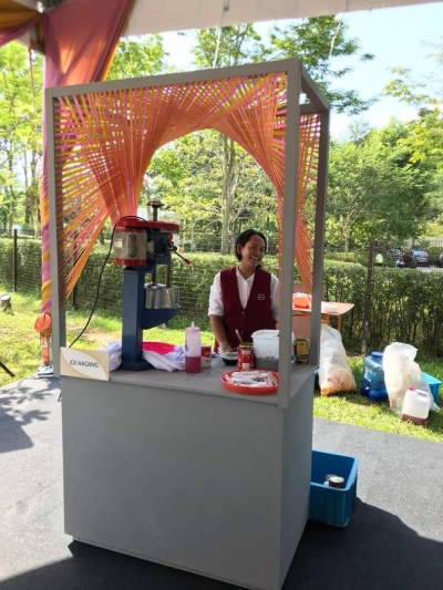 Sampling wooden booth with decorations