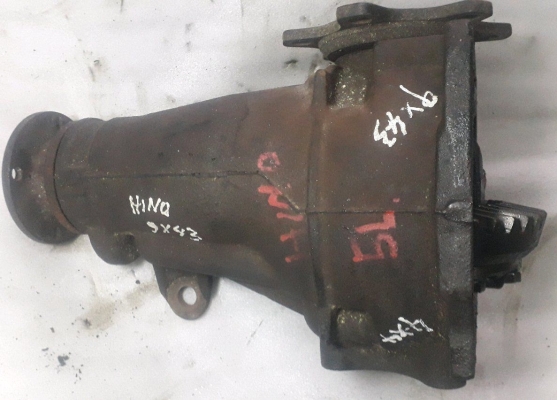 HINO FRONT GEARBOX 4WD 9X43