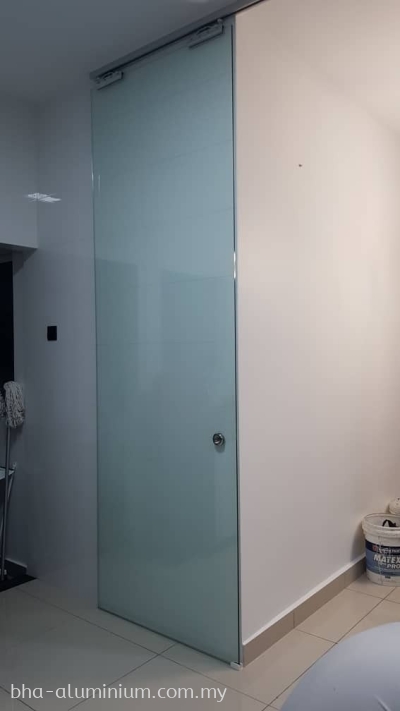 FRAMELESS HANGING SLIDING DOOR