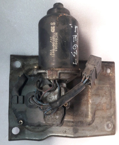 MITSUBISHI CANTER FE639 WIPER MOTOR.