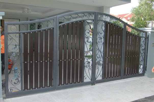 Wrought Mix Aluminium Main Gate