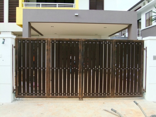 Wrought Mix Aluminium Main Gate