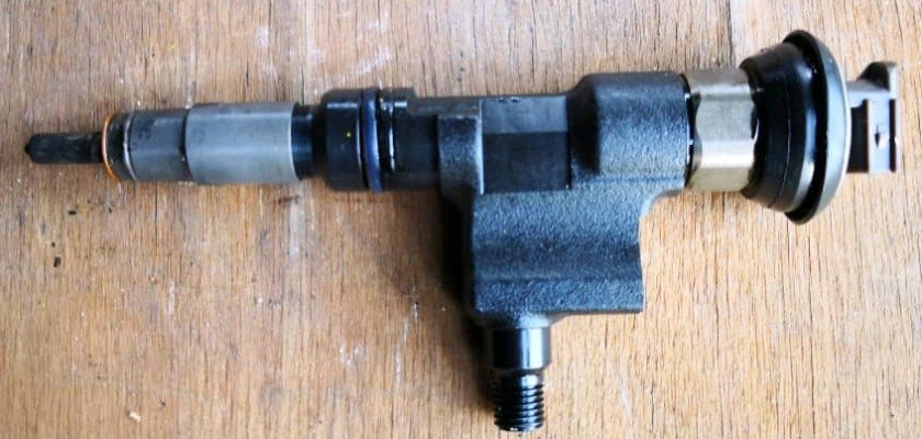 HINO NO4C NOZZLE INJECTOR