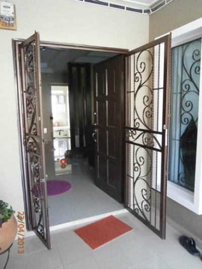 Pintu Besi Tempa(wrought iron)  Johor & Johor Bahru