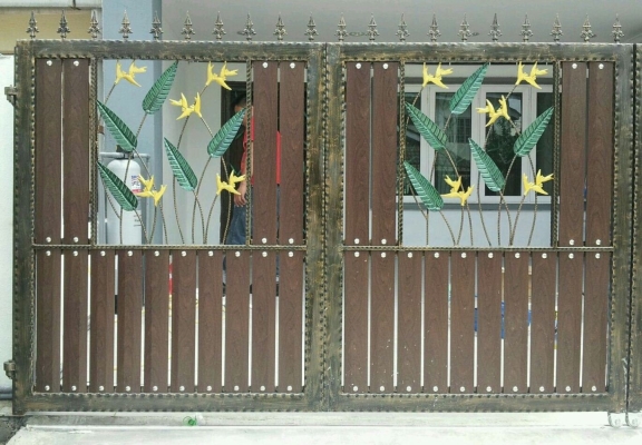 Pintu Pagar Besi Tempa (Wrought Iron) Dan Sediakan Sistem Otomatik Di Johor Bahru