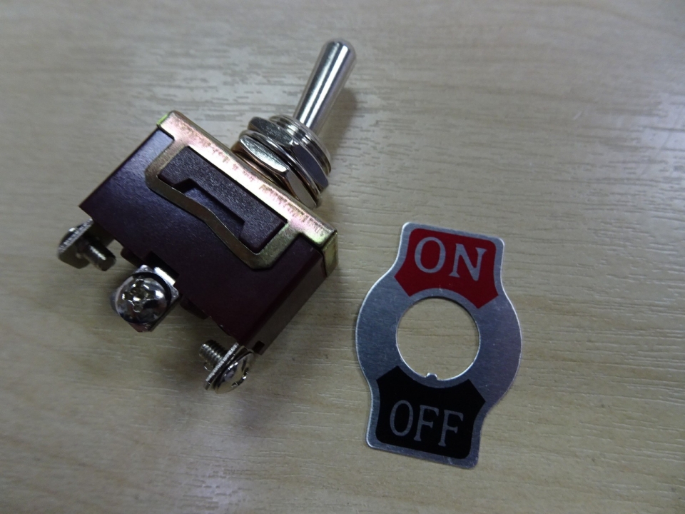 CKC 1021 TOGGLE SWITCH (ON/OFF) TYPE 1021 15A 220V