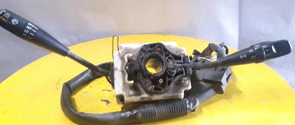 TOYOTA DYNA BU107 SIGNAL SWITCH 