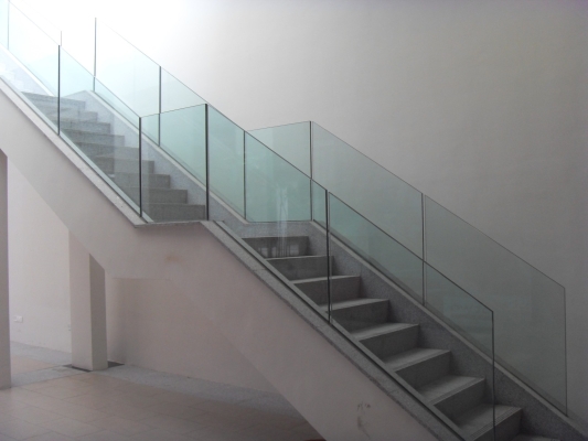 Stainless Steel Staircase Handrail With Glass