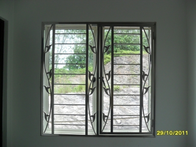 Modern Stainless Steel Window Grill, For Apartment