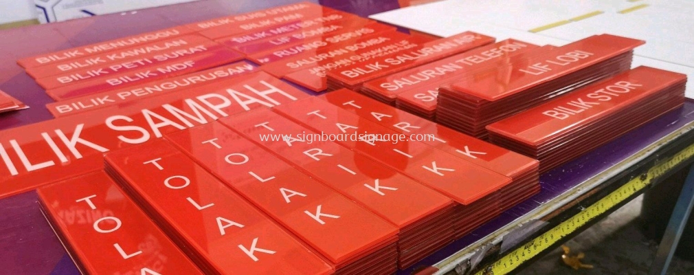 Tarik Push Tolak Arcylic Signage 