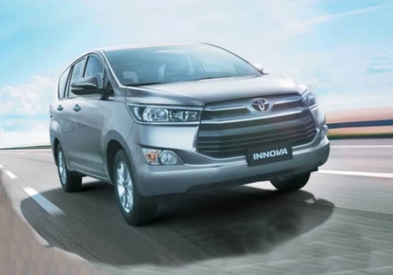 TOYOTA INNOVA 6 SEATER