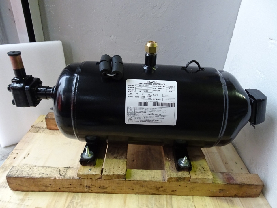 HITACHI REFRIGERATING COMPRESSOR
