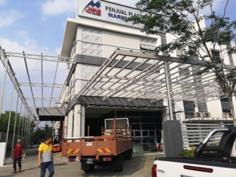 Supply & installation awning at mount austin