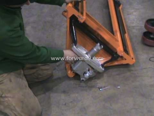 Hand Pallet Truck Repairing