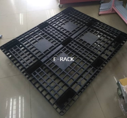 PLASTIC PALLET