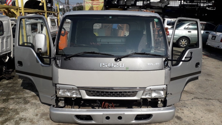 ISUZU NPR71 3 TON CABIN