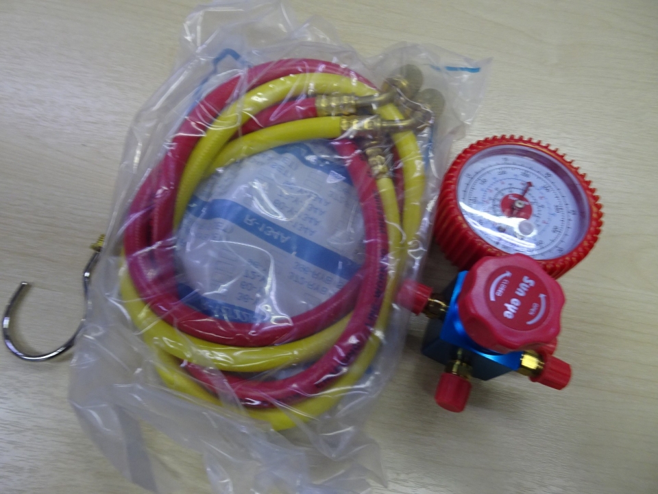 SUN EYE High Side (R12/R22/R404A/R134a) Single Manifold c/w 3FT Hose (R&Y)