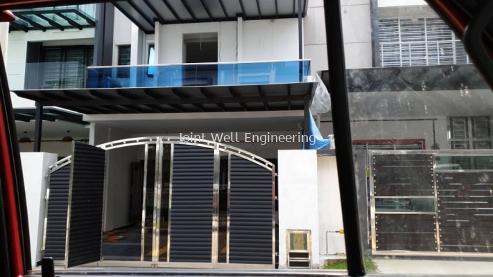 Balcony Railing With Glass 