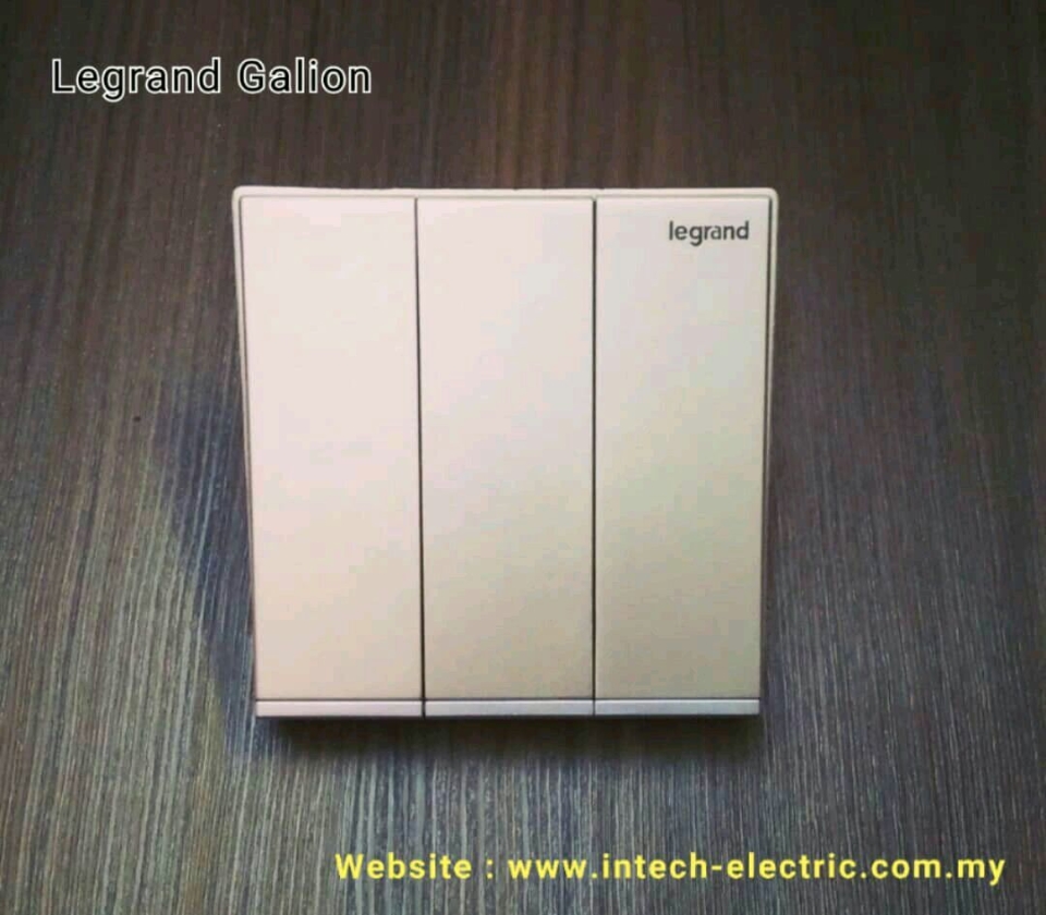 LEGRAND GALION 282404-C2 3GANG 1WAY SWITCH - CHAMPAGNESILVER BAR Legrand Galion Series Switcher