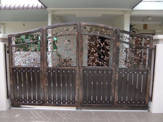 Reference Of Wrought Iron Aluminium Mixed Gate