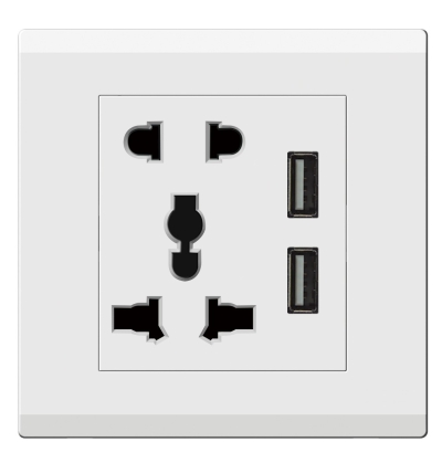 UNIVERSAL SOCKET C/W 3.4A USB CHARGER