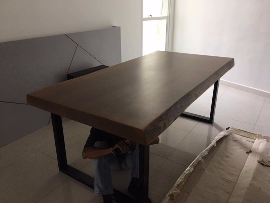 Meja Makan & Set Kayu Pepejal