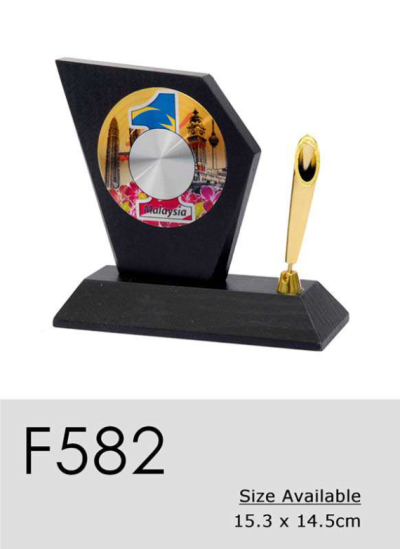 F582