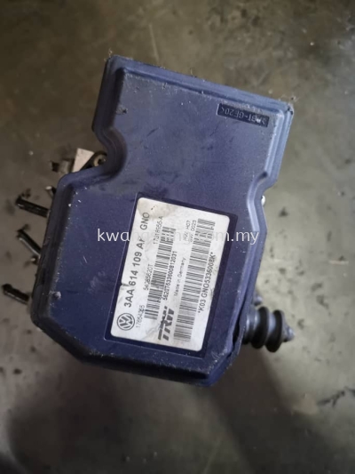 Volkswagen Passat ABS Pump