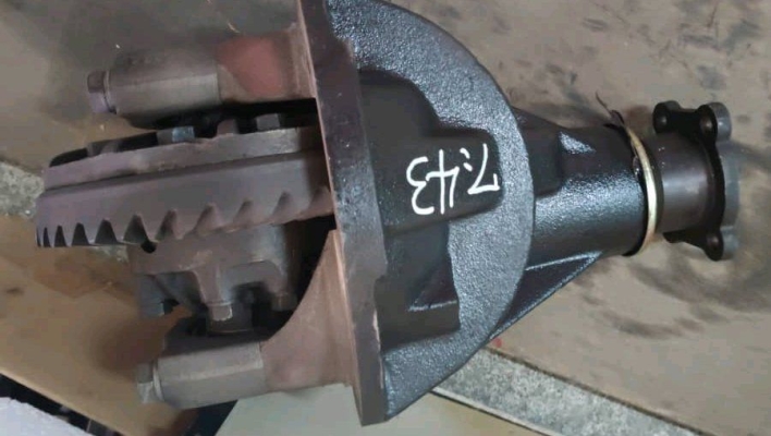 ISUZU NPS 4x4 GEARBOX 7X43