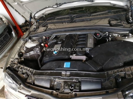 BMW 1 Series E82 half cut with engine 3.0