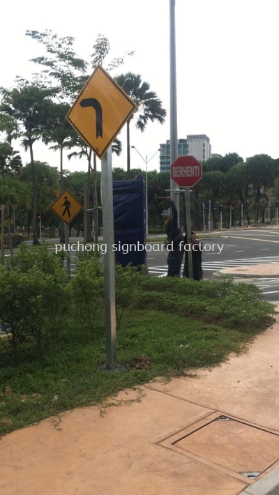 ROAD & TRAFFIC SIGNBOARD 