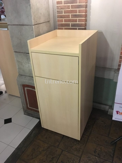 Commercial waste bin