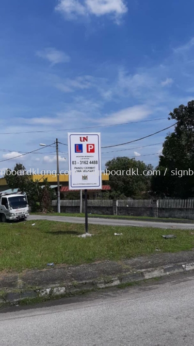 Perfect Driving school Road direction signboard at klang bukit tinggi 