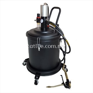 Air operated grease lubricator
