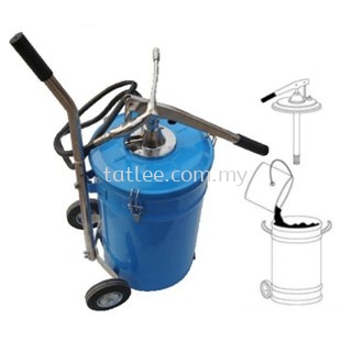 Hand operated grease pump