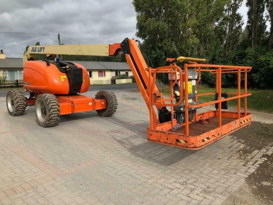 JLG 600AJ (YOM 2012)