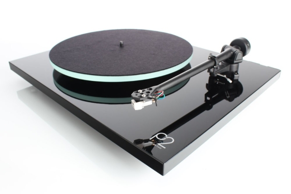 Rega PLANAR 2 TURNTABLE 