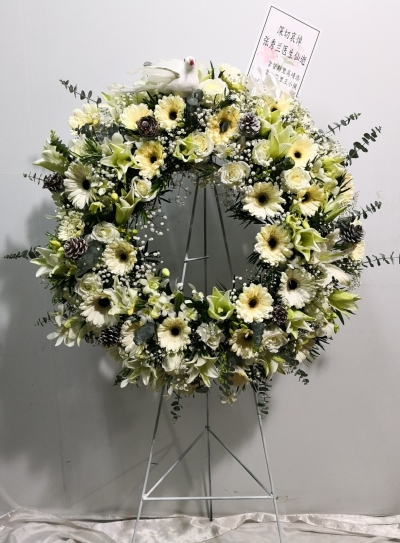Wreath (FA-217)