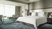 Four Seasons Hotel Hotel, Tour & Transportation