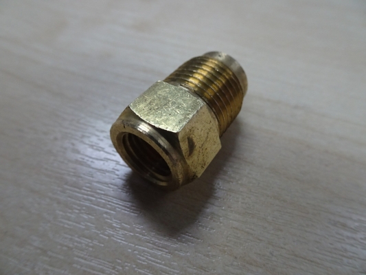 3/8"SAE X 1/4" (INT FLARE) FEMALE CONNECTOR FC-06X04