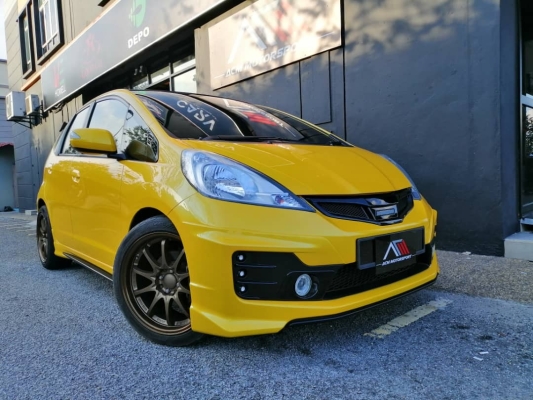 Honda jazz 2012 hybird rs bodykit