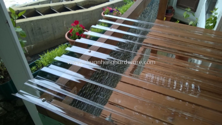 Transparent roof tiles 