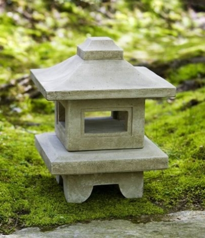 Japanese-Style Stone Garden Lamp Refer