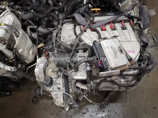 V/W MK5 Golf R Engine