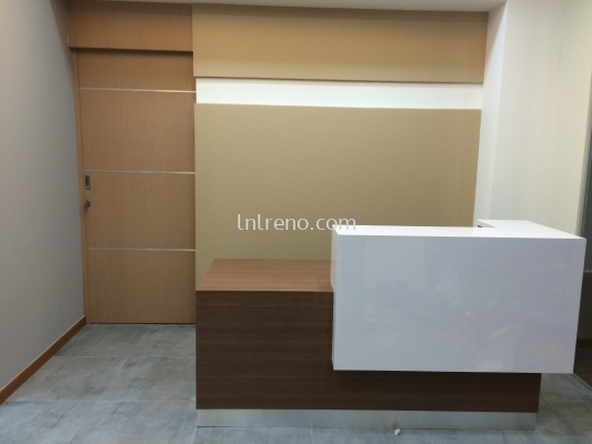 Customize Cashier counter Reception Counter in PJ Selangor Malaysia #plywood #melamine  #veneer #spray paint #laminate #customize #sliding door #glass door #swing door #built in #nyatoh #oak #aluminium door #carcass #panel #fluted panel #drawer #tv hang on panel #partition #box up #counter #cashier #shelves #open shelves