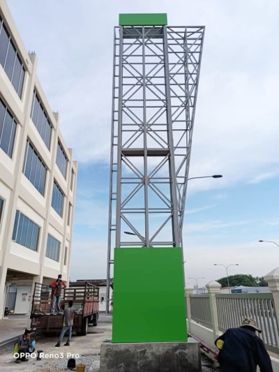 Pylon Signage @ Mawar Medical Centre