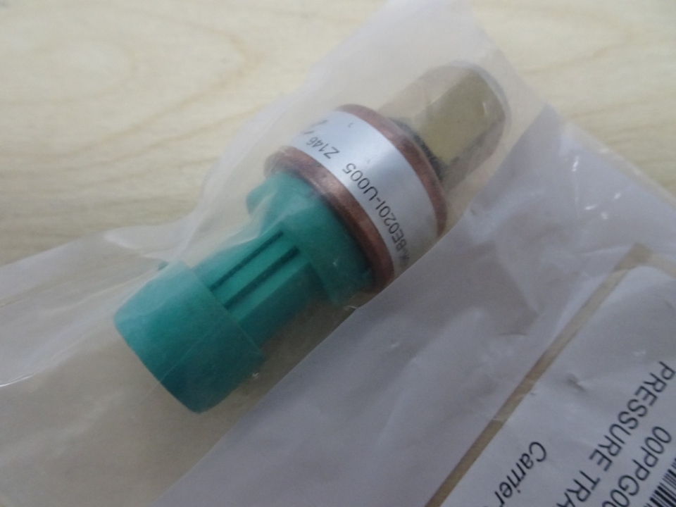 CARRIER NSK-BE0201-U005 LOW PRESSURE SENSOR / TRANSDUCER W/O CABLE P/NO:00PPG000002000